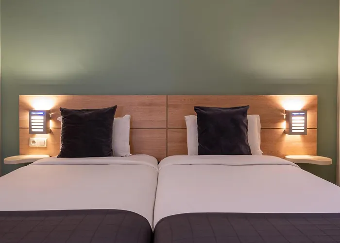 Manzil Hotel