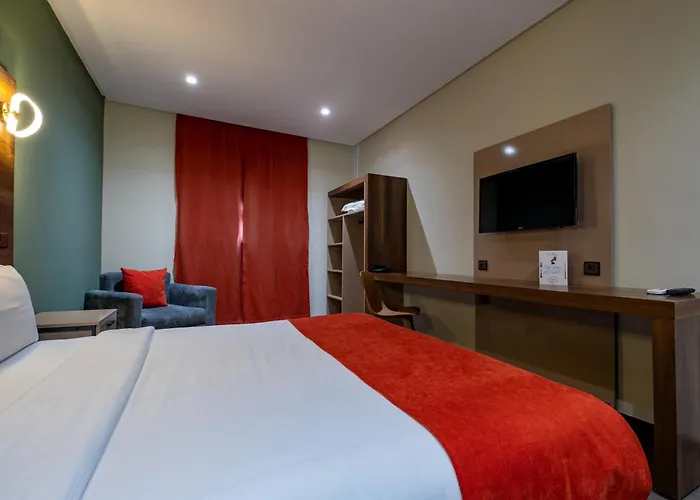 Manzil Hotel