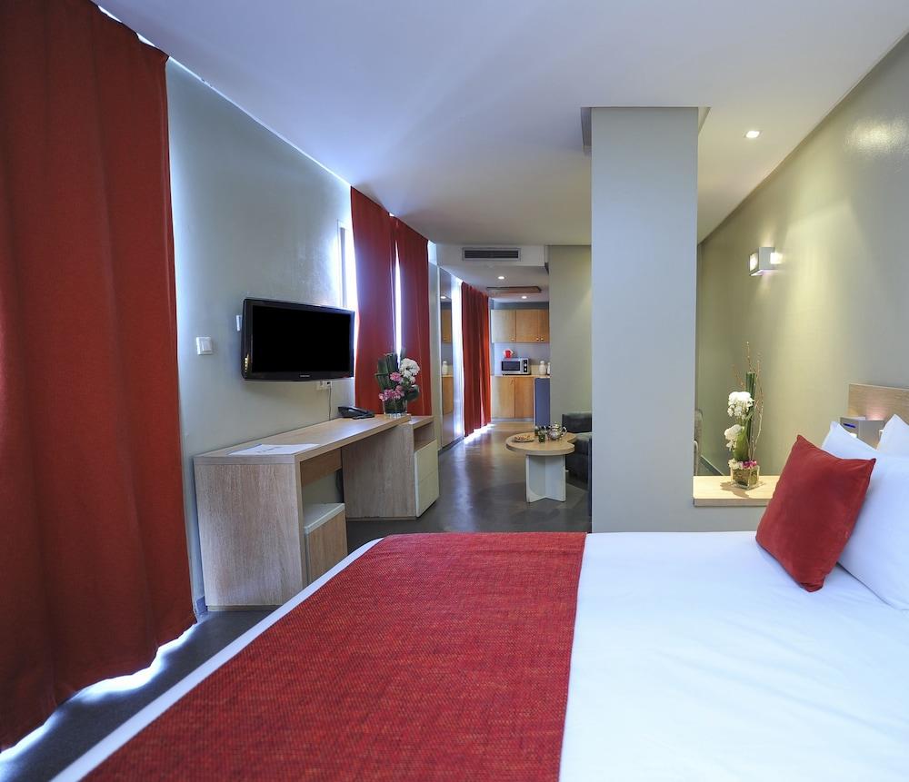 Hotel Manzil 2*